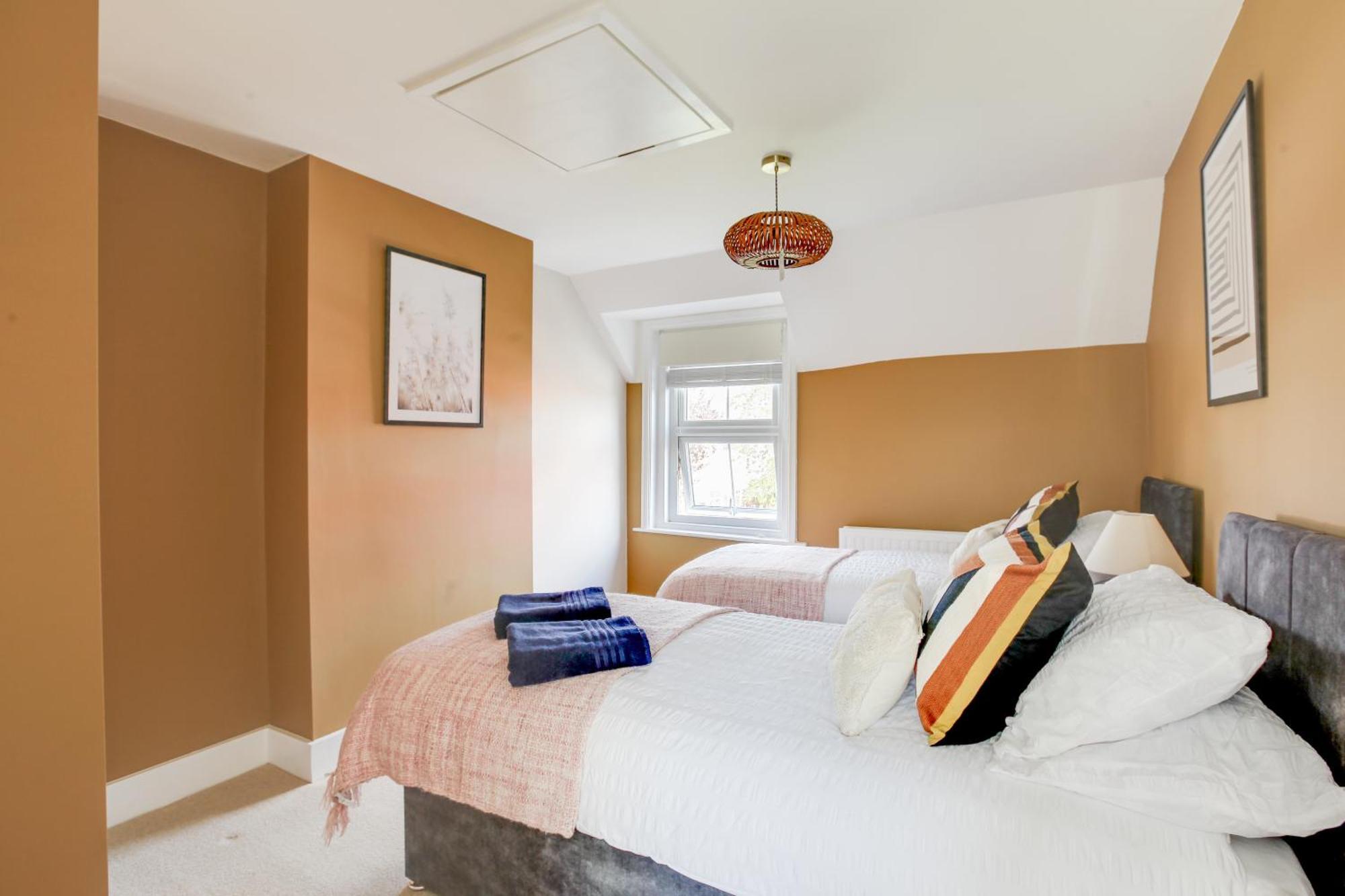 Cosy 3 Bedroom House With Free Parking And Wifi Hythe  Exterior foto